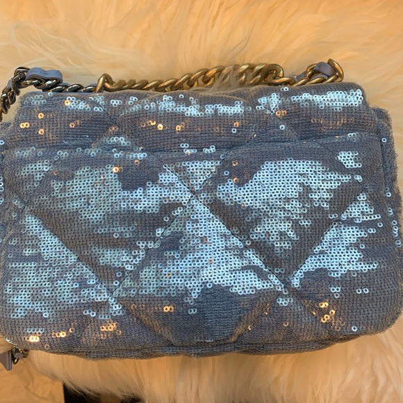 Chanel-19 sequin bag - Picture 8 of 9